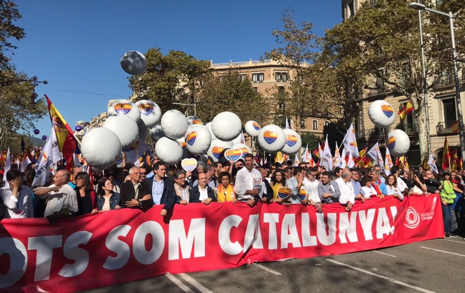 'Tots som Catalunya' es el lema bajo el que ha transcurrido la marcha de este domingo. 