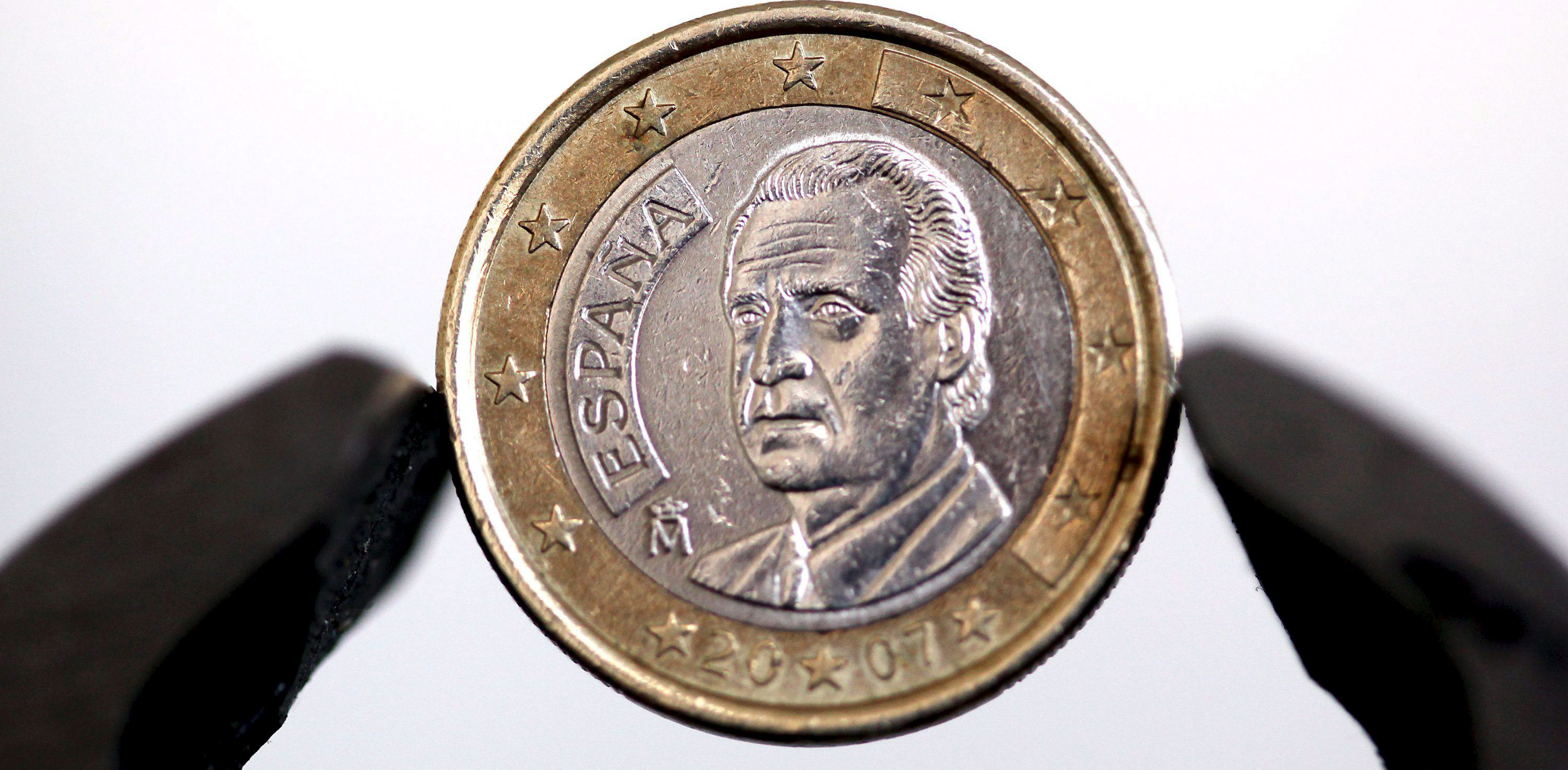 Un moneda de un euro acuñada en España Un moneda de un euro acuñada en España