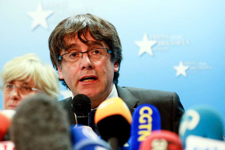 El expresidente de la Generalitat de Cataluña, Carles Puigdemont, durante la rueda de prensa que ofreció en Bruselas, Bélgica 