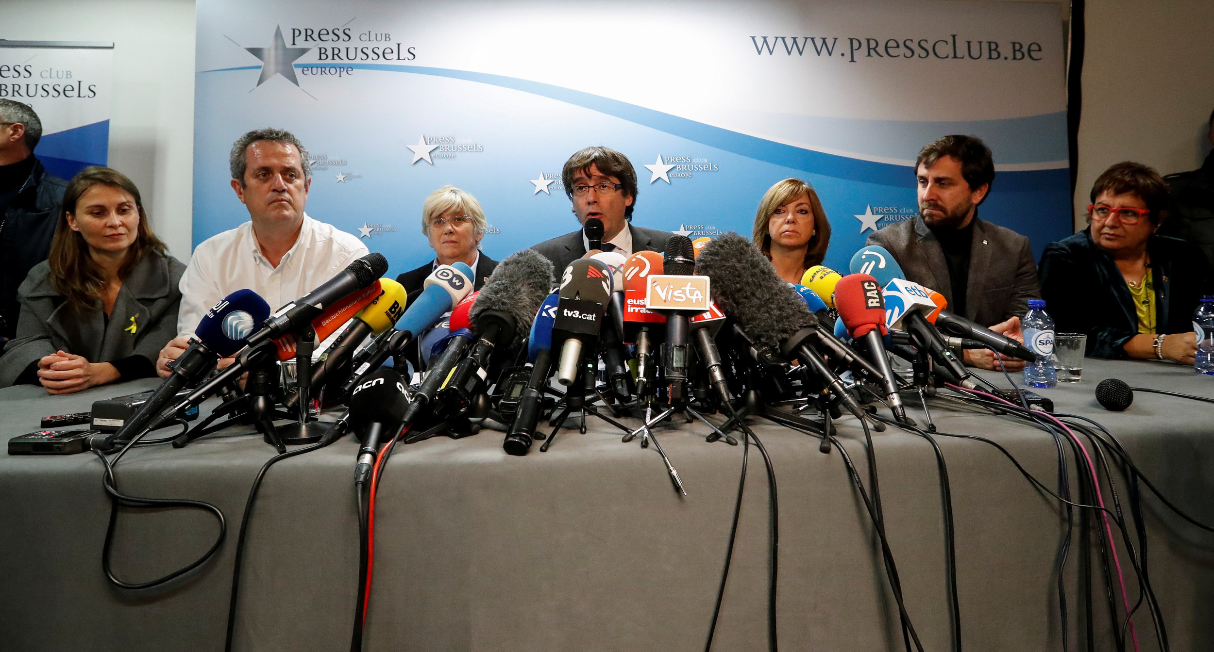 Carles Puigdemont y algunos de sus exconselleres, durante su comparecencia en Bruselas