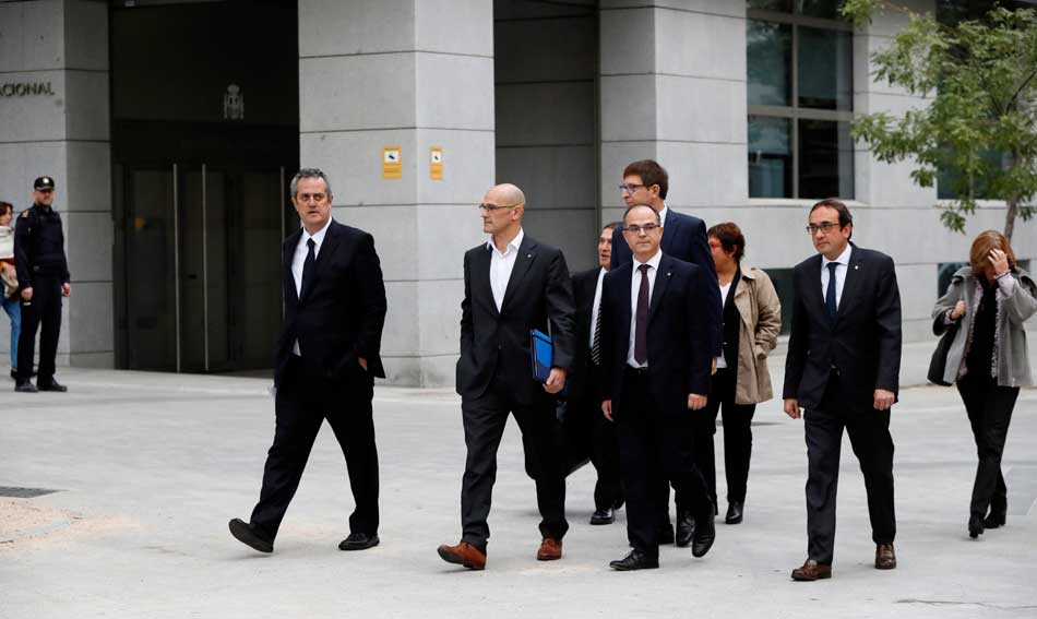 Los exconsejeros de la Generalitat de Cataluña Joaquim Forn (Interior), Raul Romeva (Exteriores),Carles Mundí (Justicia), Jordi Turull (Presidencia), Josep Rull (Territorio),i-d. entre otros, a su llegada a la Audiencia Naciona. EFE