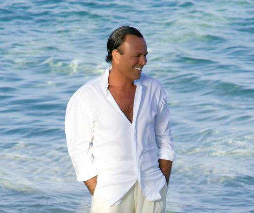 El manager de Julio Iglesias, en los Papeles del Paraiso