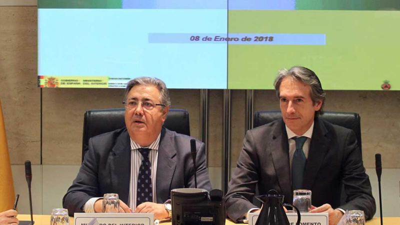 Los exministros de Interior, Juan Ignacio Zoido (i) y Fomento, Iñigo de la Serna. EFE/Archivo