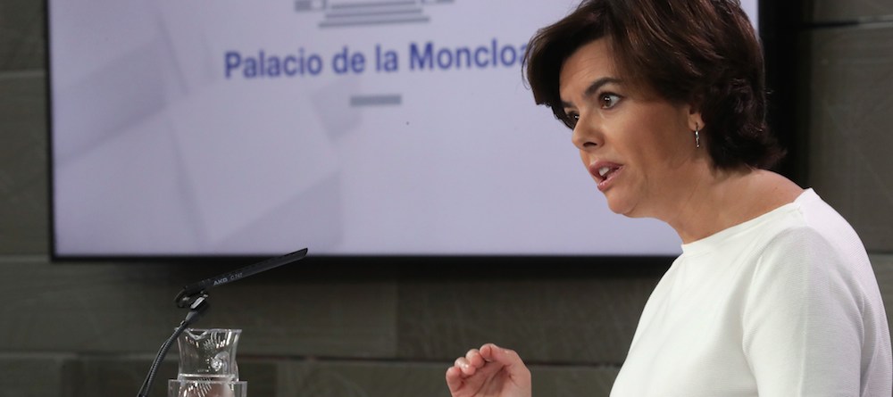 La vicepresidenta del Gobierno, Soraya Sáenz de Santamaría, en una rueda de prensa tras el Consejo de Ministros.