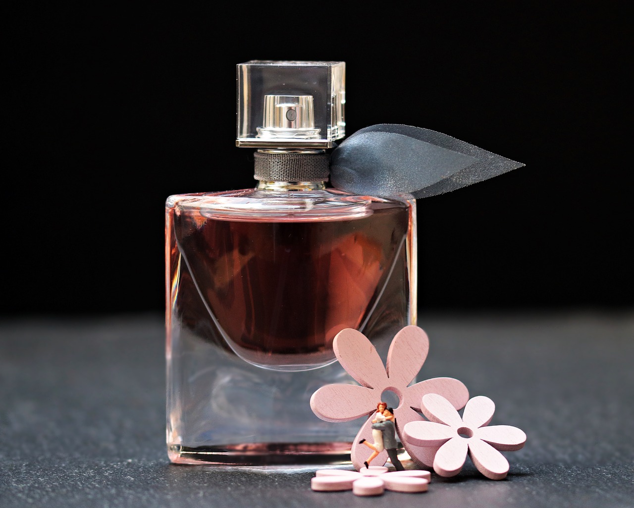Pixabay. Botella de perfume