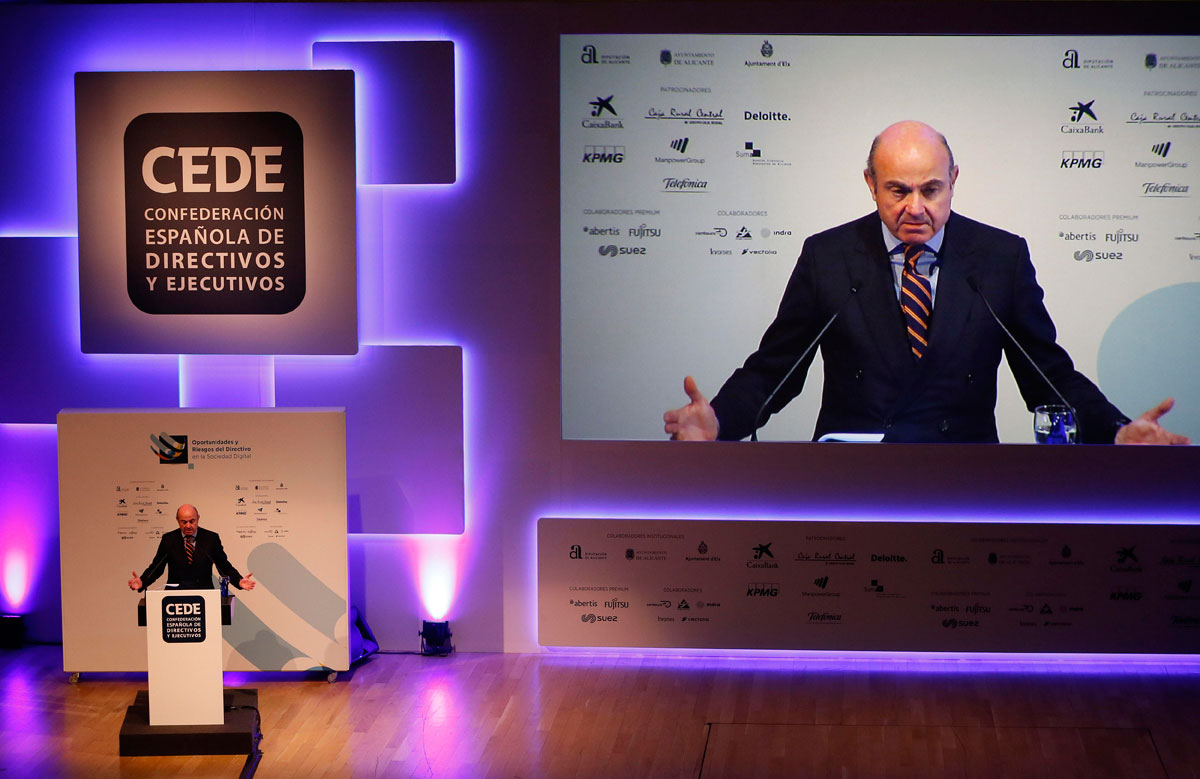 El ministro de Economía, Luis de Guindos, interviene en el XVI congreso de la Confederación Española de Directivos y Ejecutivos (CEDE)