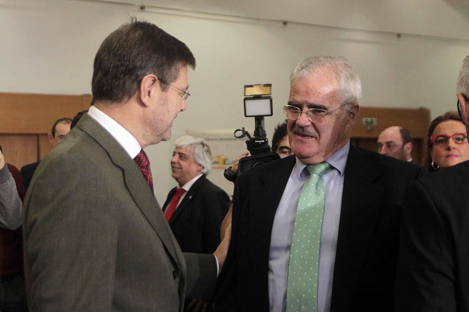 El ministro de Justicia, Rafael Català, junto al Fiscal Superior de Cataluña, Jose María Romero de Tejada.