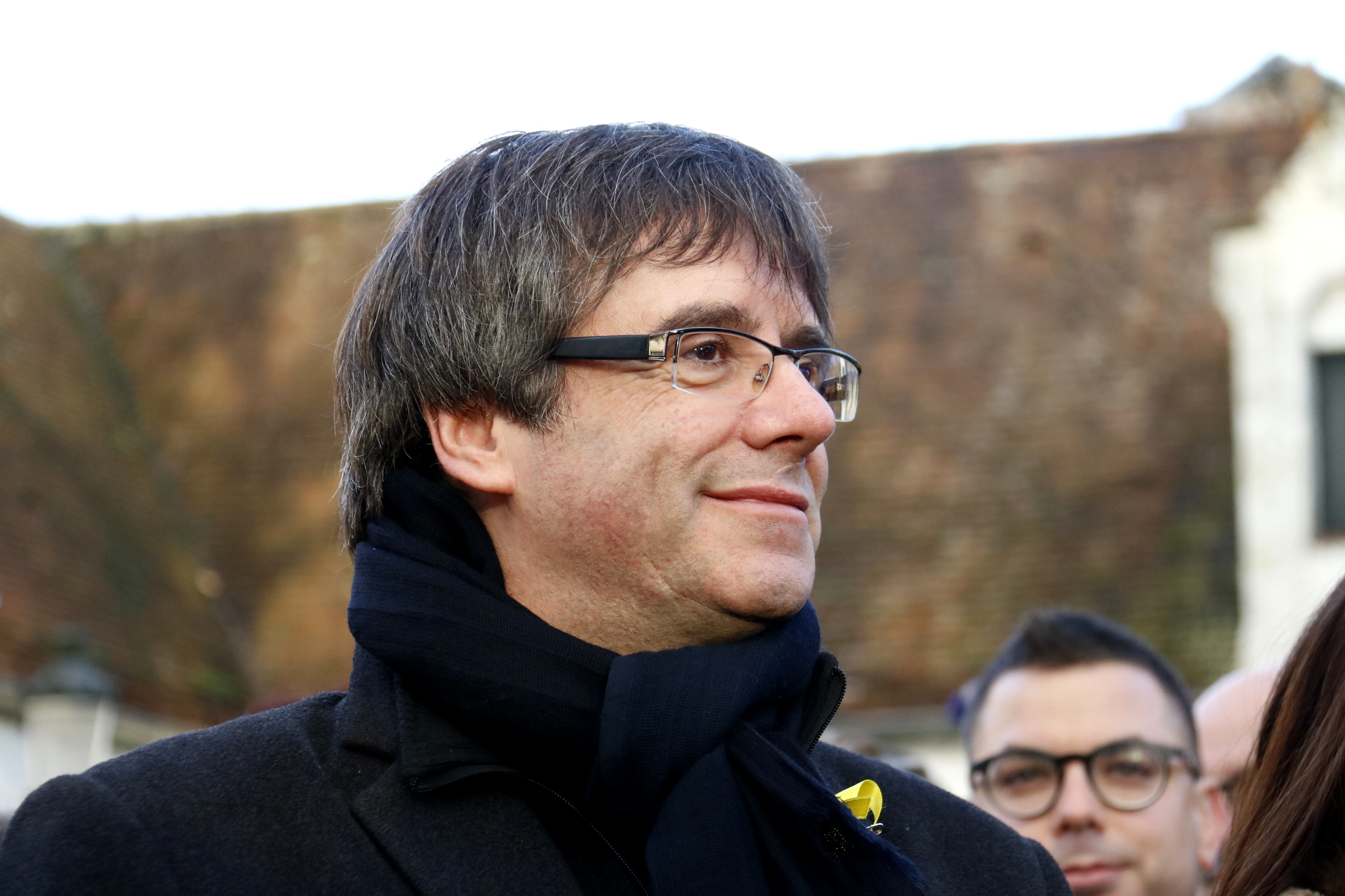 Puigdemont pide hacer campaña electoral en Cataluña