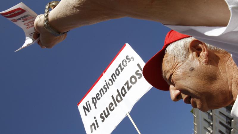 Varios jubilados durante una protesta para pedir pensiones "dignas".