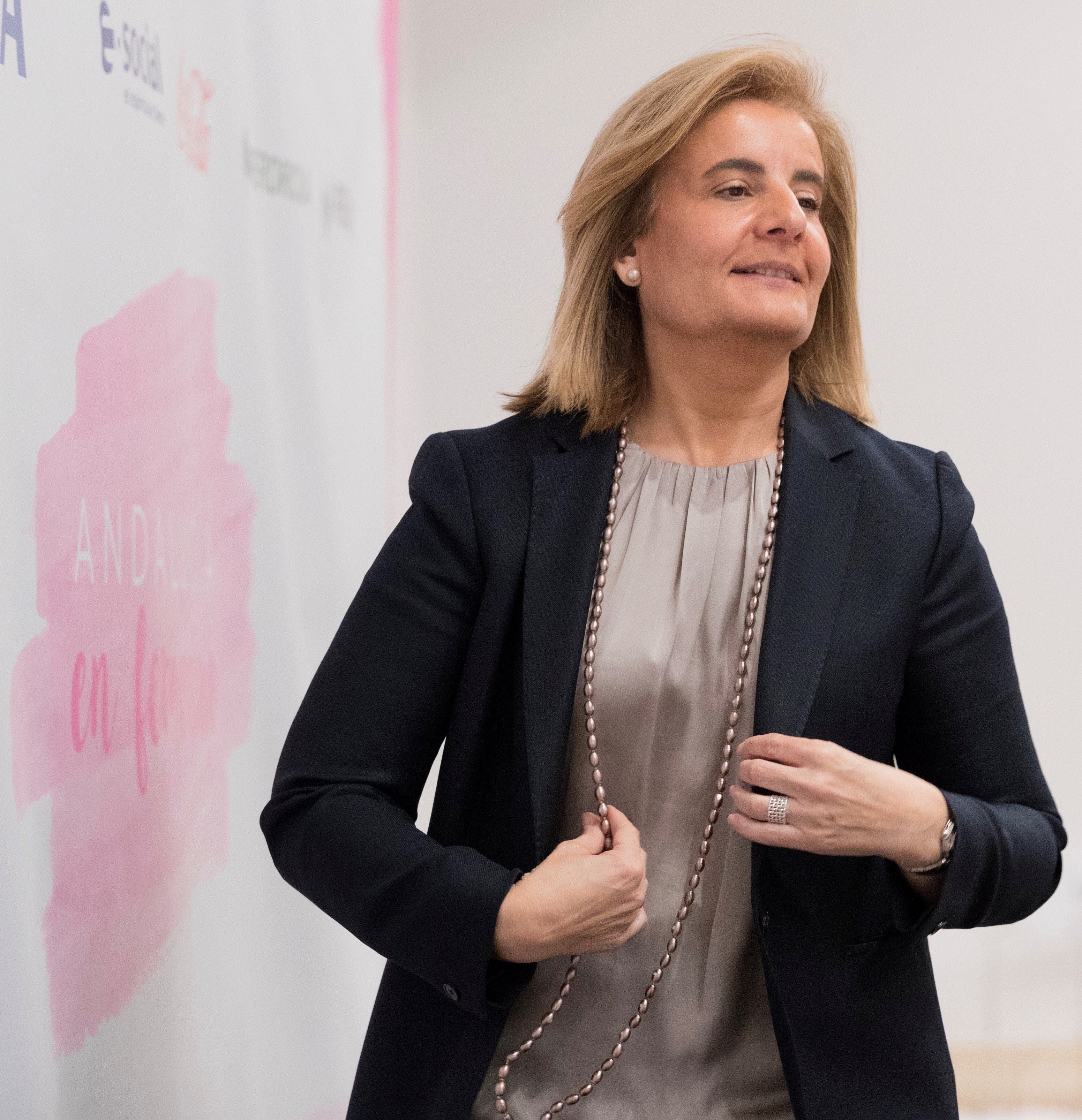 La ministra Fátima Báñez pasará a la historia por vaciar la hucha de las pensiones