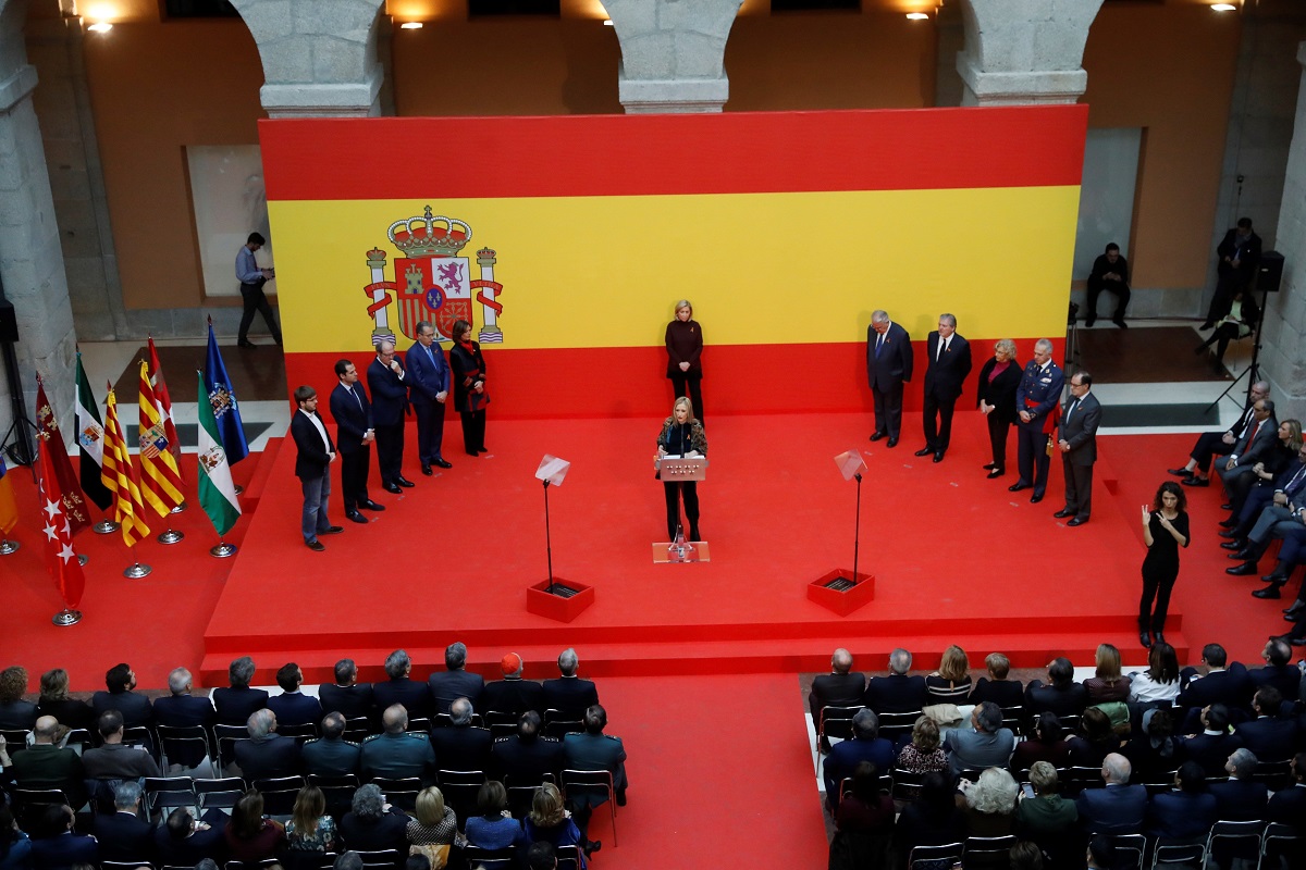 La presidenta de la Comunidad de Madrid, Cristina Cifuentes, durante su intervención en la recepción anual con motivo del Día de la Constitución en la Casa de Correos