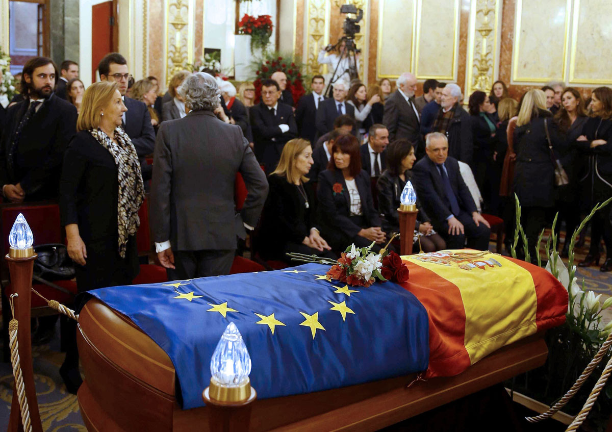 Capilla ardiente del expresidente del Congreso Manuel Marin instalada en el Salón de Pasos Perdidos del Congreso de los Diputados