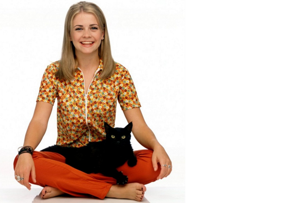 Melissa Joan Hart protagonizó la primera serie sobre la bruja adolescente Sabrina.