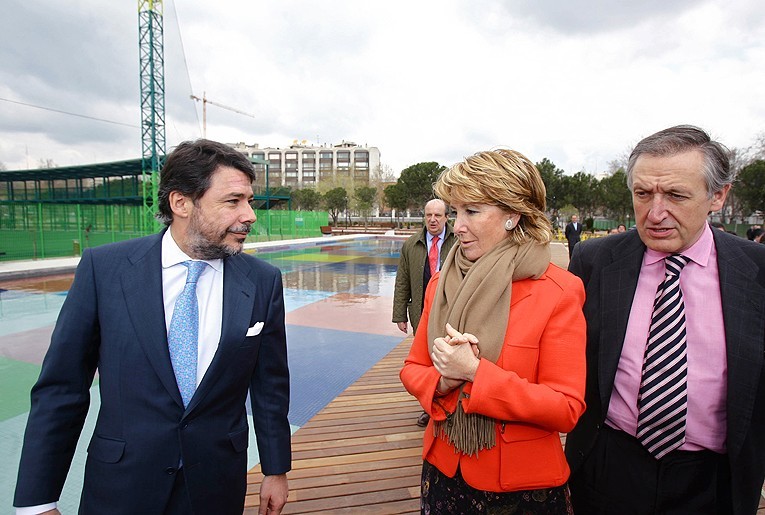 Esperanza Aguirre e Ignacio González durante la inauguración del campo de entrenamiento de golf en Chamberí.