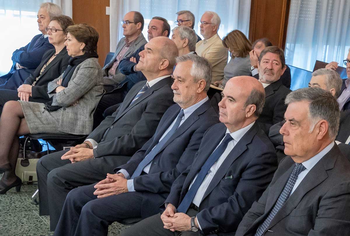 Los ex altos cargos de la Junta juzgados en la Audiencia de Sevilla.