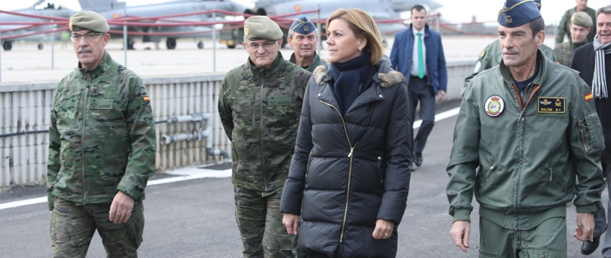 La ministra de Defensa, María Dolores de Cospedal, en las maniobras Eagle Eye en Cataluña