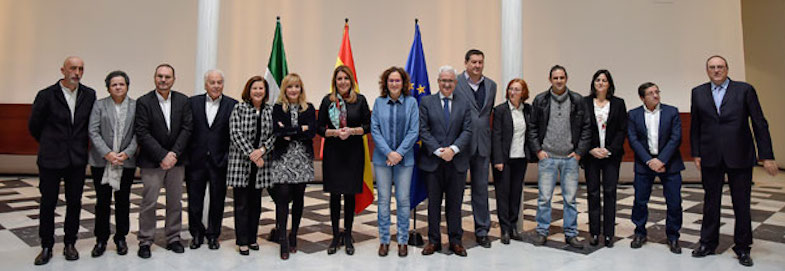 Foto de familia de la reunión de este lunes en el Palacio de San Telmo.