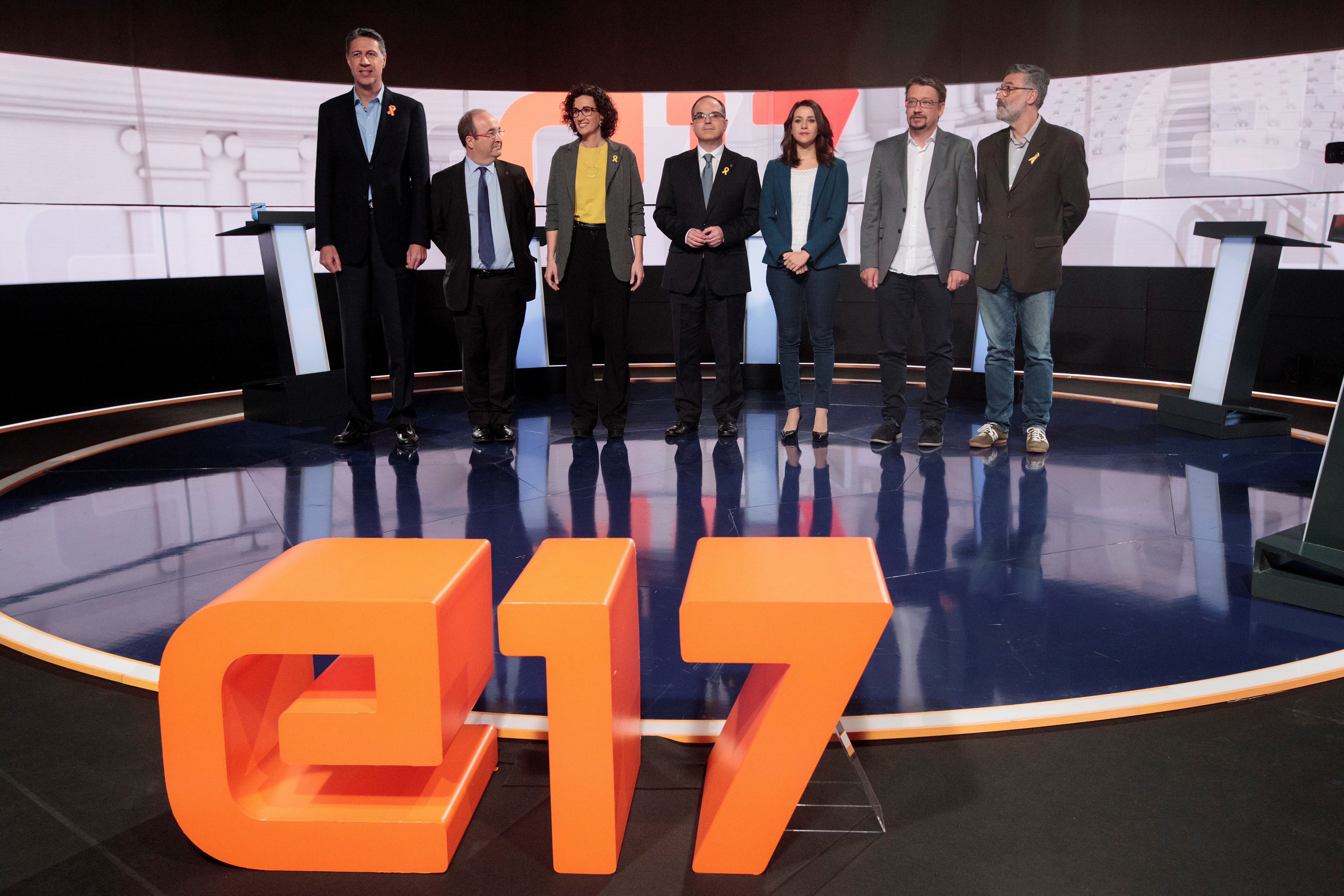 Los candidatos, justo antes de empezar el debate en TV3