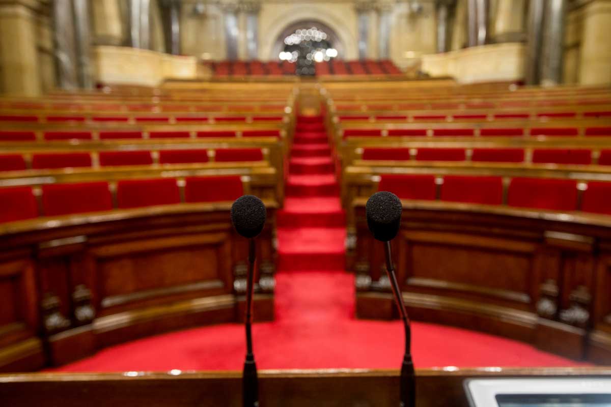 Vista de l'hemicicle del Parlament, on es va aprovar la inmersió.