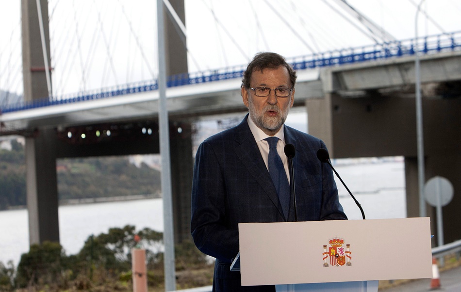El presidente del Gobierno, Mariano Rajoy, durante la inauguración del Puente de Rande (Pontevedra). 