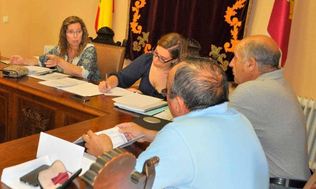La alcaldesa del PP, Azucena Redruello, de la localidad conquense de Priego.