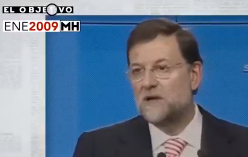 Mariano Rajoy durante la comparecencia en 2009 en la que pidió la dimisión de Magdalena Álvarez por el caos provocado por las nevadas