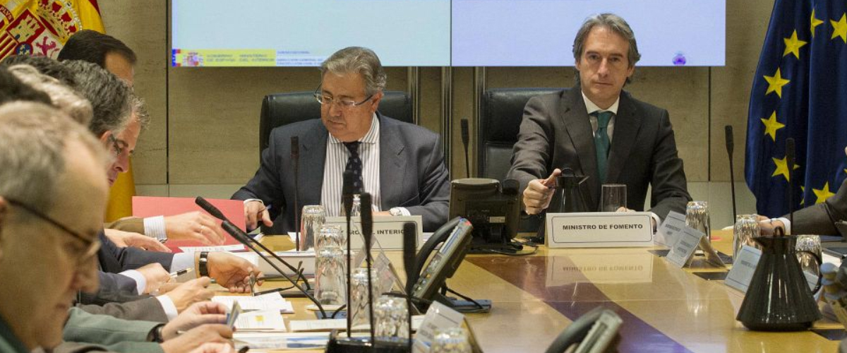 Juan Ignacio Zoido e Íñigo de la Serna presiden la reunión de la CECO tras el caos de la AP-6 fuente