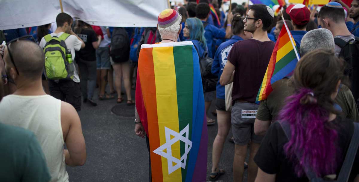 Miembros de la comunidad LGBTI marchan durante el desfile anual del Orgullo Gay en Jerusalén (Israel). 