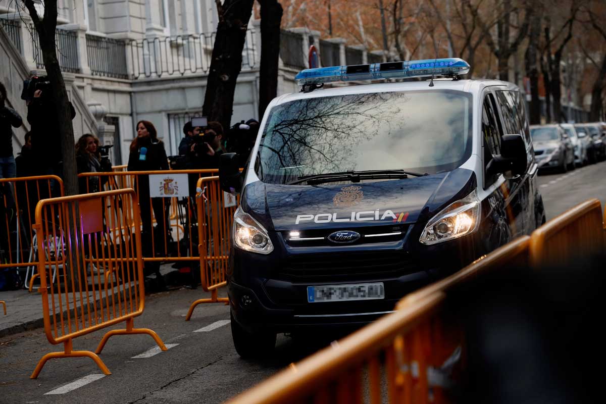 Un furgón de la Policía Nacional a su llegada al Tribunal Supremo