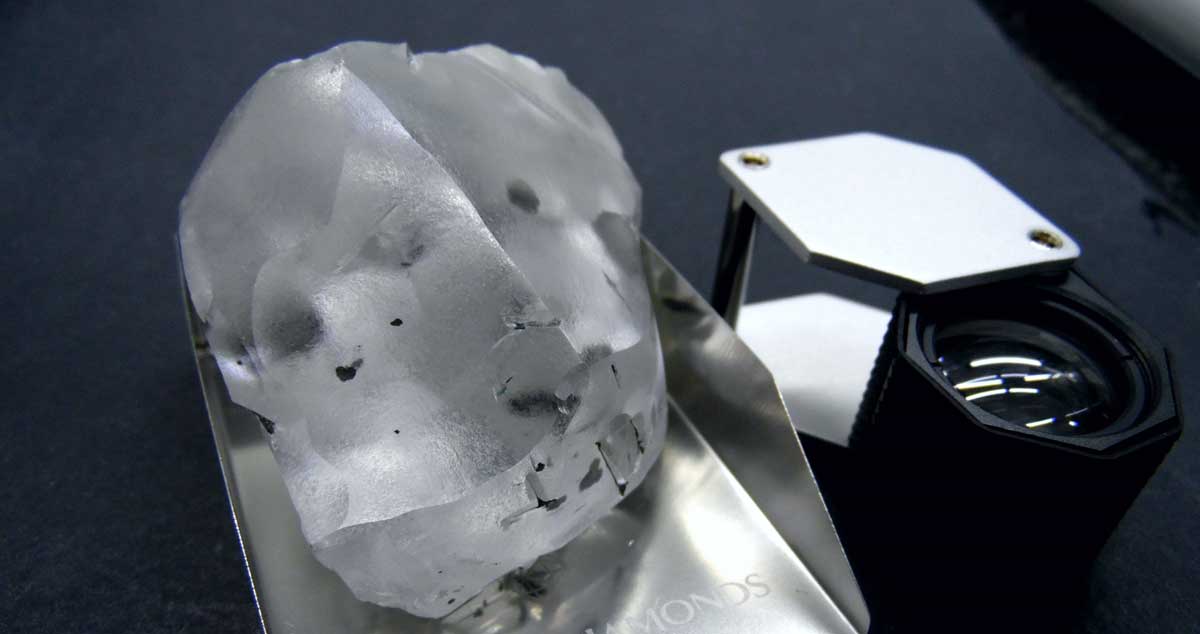 Vista de un diamante encontrado por la empresa británica Gem Diamonds en una mina cercana a Maseru (Lesoto), hoy 15 de enero de 2018.