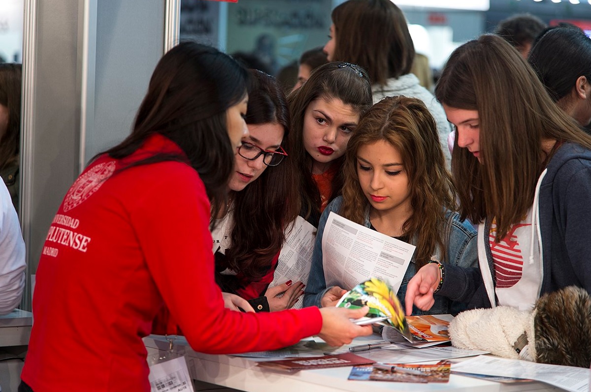 Un stand de información de la Universidad Complutense de Madrid