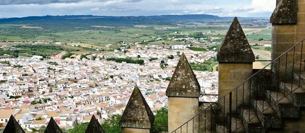 Vista panorámica de Almodóvar del Río desde el castillo.