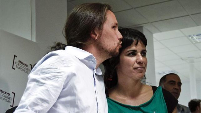 Pablo Iglesias, líder de Unidos Podemos, junto a Teresa Rodríguez.