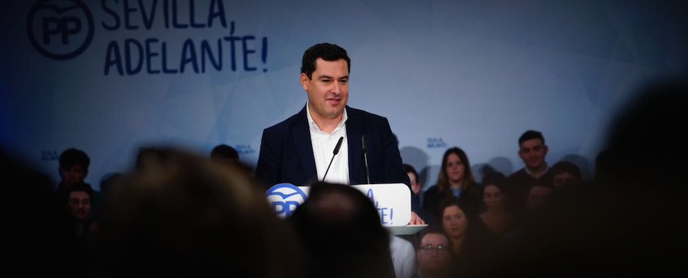 El presidente del PP andaluz, Juanma Moreno, este sábado en la convención del PP en Sevilla.