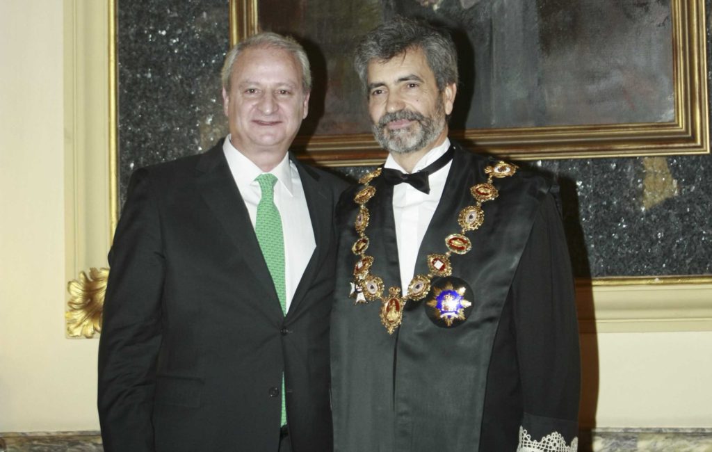 Fernando Román, junto a Carlos Lesmes. CONFILEGAL