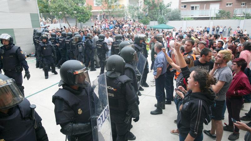 Imagen de archivo de la votación del 1-O durante el referéndum independentista en Cataluña