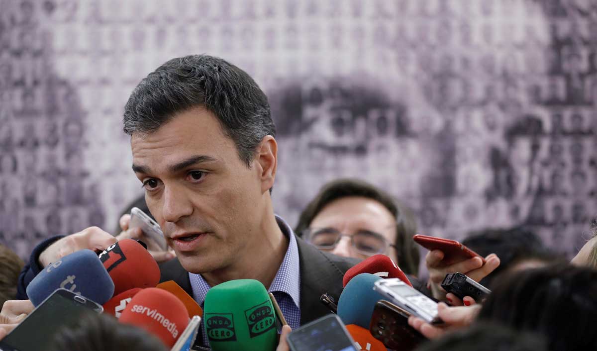 El secretario general del PSOE, Pedro Sánchez, en una comparecencia ante los medios. 
