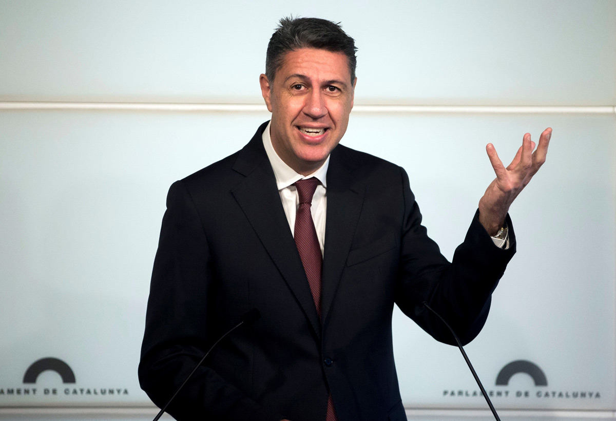 El líder del PPC, Xavier Garcia Albiol, durante una rueda de prensa en el Parlament