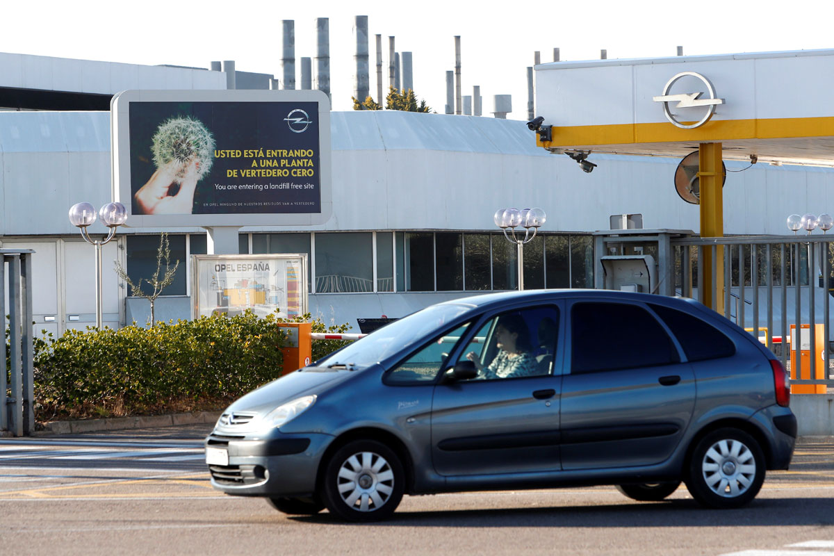 Entrada de la factoría de Opel en Figueruelas