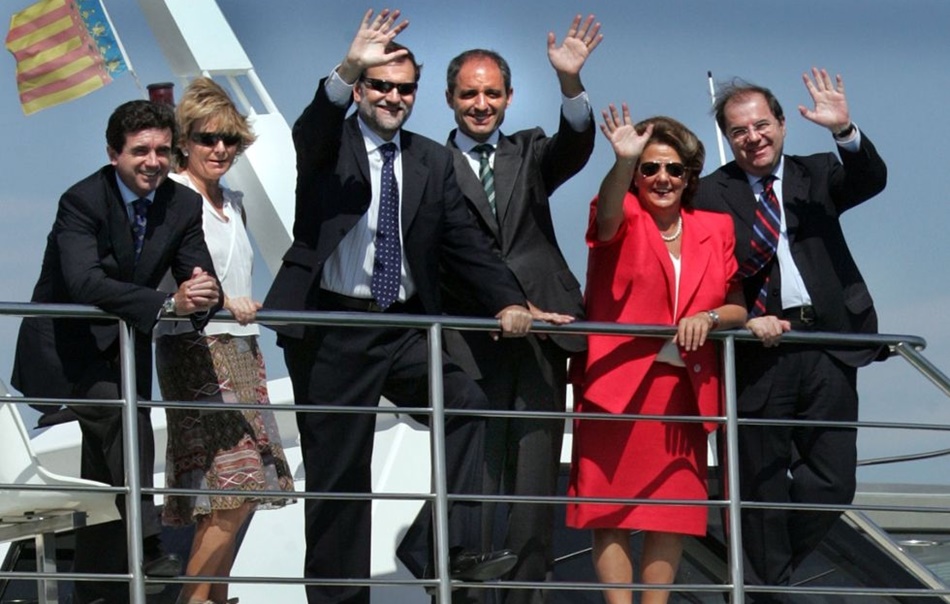 Mariano Rajoy junto a Franciso Camps y Rita Barberá. 