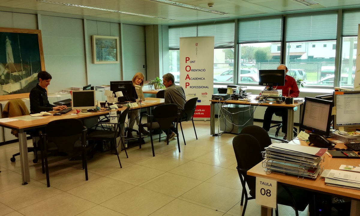 El Punt d’Orientació Acadèmica i Professional, una iniciativa d’èxit de les conselleries d'Educació i Treball El Punt d’Orientació Acadèmica i Professional, una iniciativa d’èxit de les conselleries d'Educació i Treball