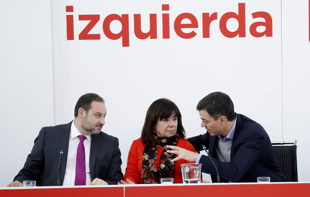 José Luis Ábalos, Cristina Narbona y Pedro Sánchez durante la reunión de la Ejecutiva Federal del PSOE