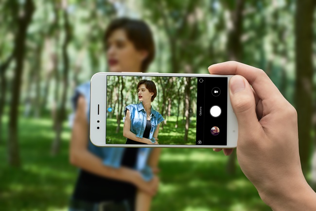 Junto al Mi MIX 2, Xiaomi también ha mostrado el Mi A1, que entre sus cualidades destacan las relacionadas con la fotografía.