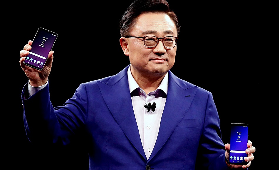 DJ Koh, presidente de la división IT y de Comunicacions Móviles de Samsung Electronics, hoy en la presentación del S9 en el MWC. 