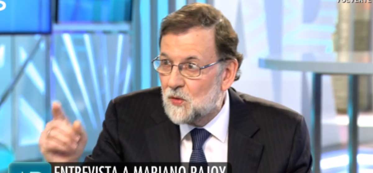 Mariano Rajoy pregunta a Ana Rosa Quintana.