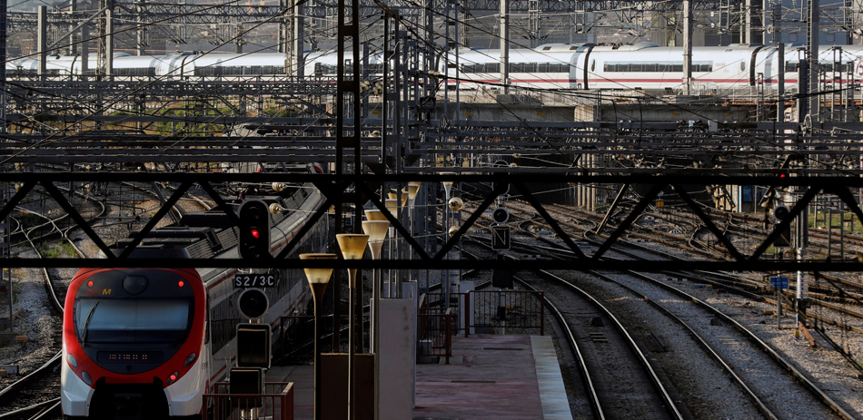 Vista de las vías de tren en las inmediaciones de la estación madrileña de Atocha Vista de las vías de tren en las inmediaciones de la estación madrileña de Atocha