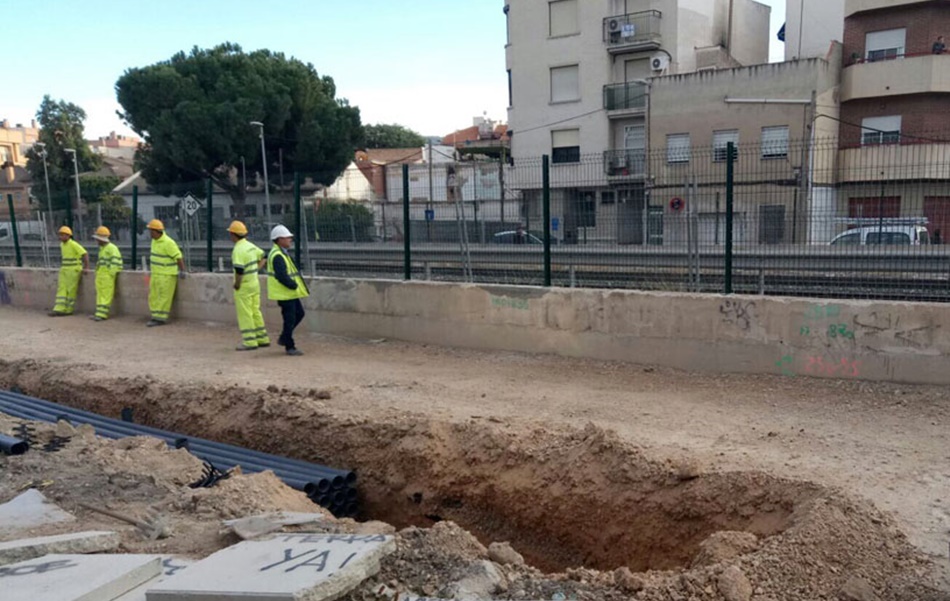 Obreros trabajando. Archivo