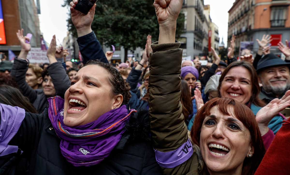 Lectura del manifiesto contra el machismo en el periodismo que han firmado miles de informadoras españolas hoy con motivo del Día Internacional de la Mujer en Madrid. 