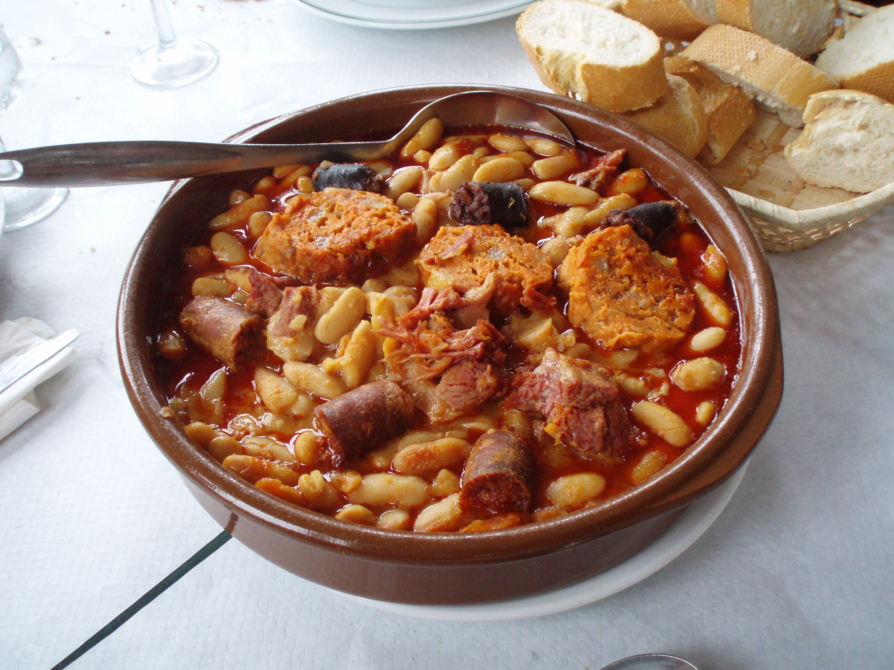 fabada_en_cazuela_de_barro