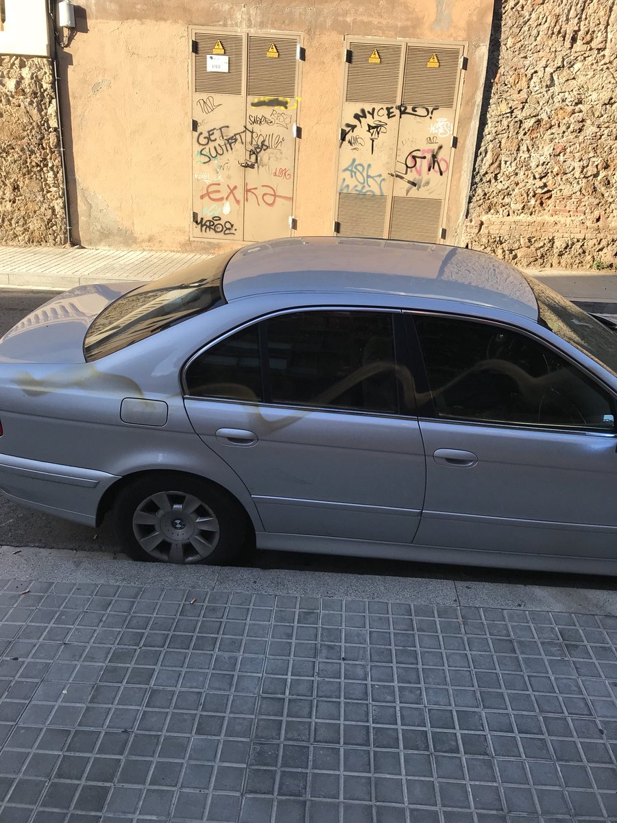 El coche de Juan Carlos Girauta, con una pintada. 